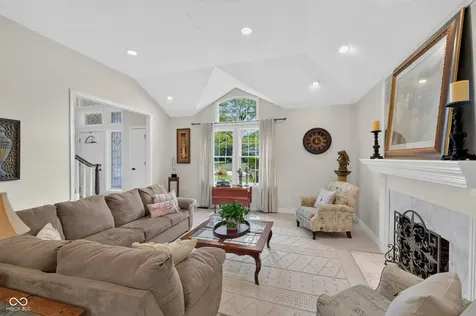 2189 Scarlet Oak Drive Avon IN 46123