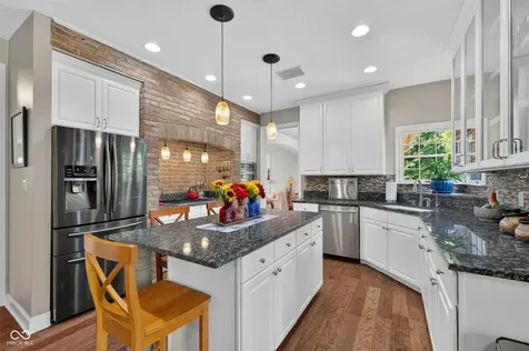 2189 Scarlet Oak Drive Avon IN 46123
