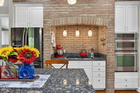 2189 Scarlet Oak Drive Avon IN 46123