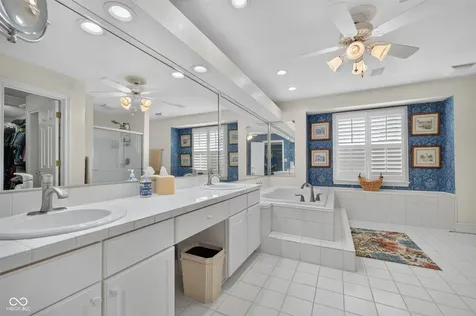 2189 Scarlet Oak Drive Avon IN 46123