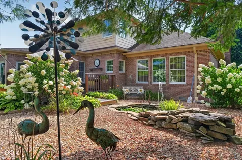 2189 Scarlet Oak Drive Avon IN 46123