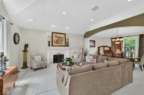2189 Scarlet Oak Drive Avon IN 46123