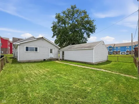 1634 S B Street Elwood IN 46036