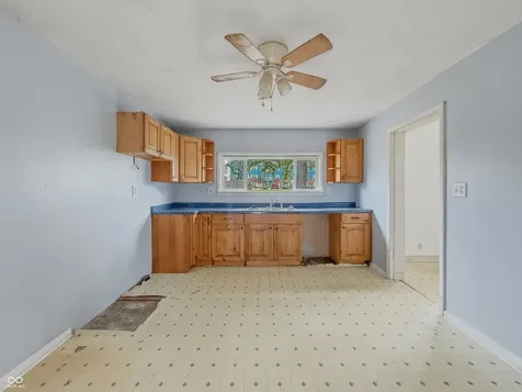 1634 S B Street Elwood IN 46036