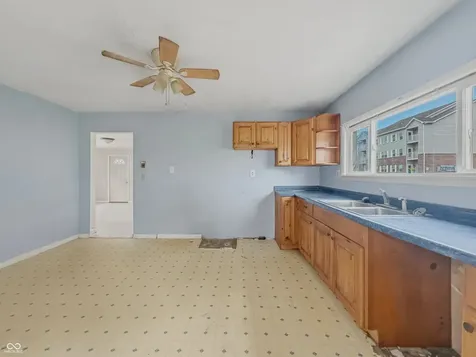 1634 S B Street Elwood IN 46036