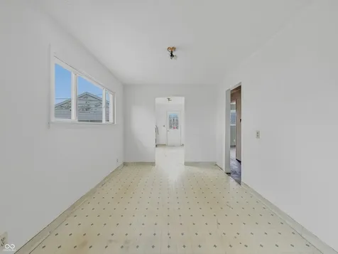 1634 S B Street Elwood IN 46036