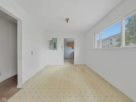 1634 S B Street Elwood IN 46036