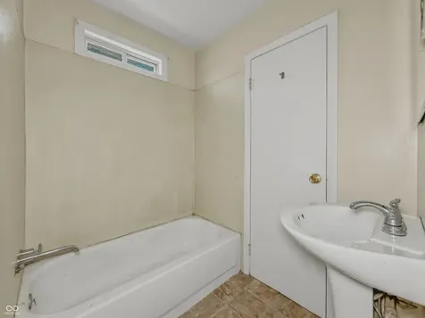 1634 S B Street Elwood IN 46036