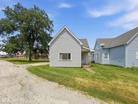 1634 S B Street Elwood IN 46036