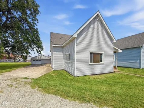 1634 S B Street Elwood IN 46036