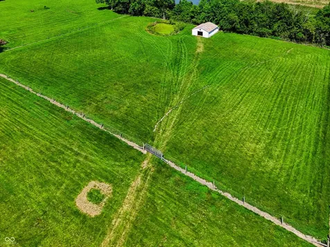 9825 S County Road 100 E Clayton IN 46118