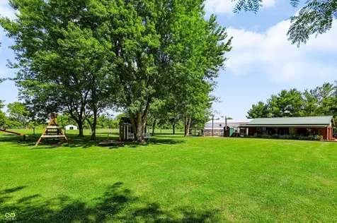 9825 S County Road 100 E Clayton IN 46118