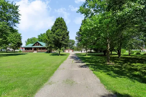 9825 S County Road 100 E Clayton IN 46118