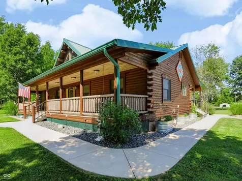 9825 S County Road 100 E Clayton IN 46118