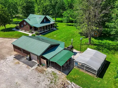 9825 S County Road 100 E Clayton IN 46118