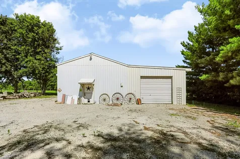 9825 S County Road 100 E Clayton IN 46118