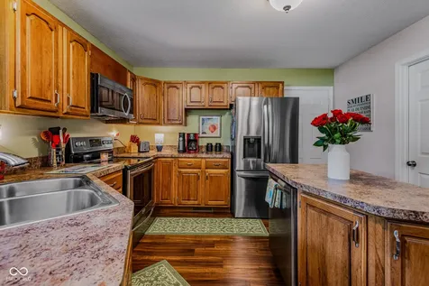 565 Luse Drive Columbus IN 47201