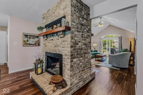 565 Luse Drive Columbus IN 47201
