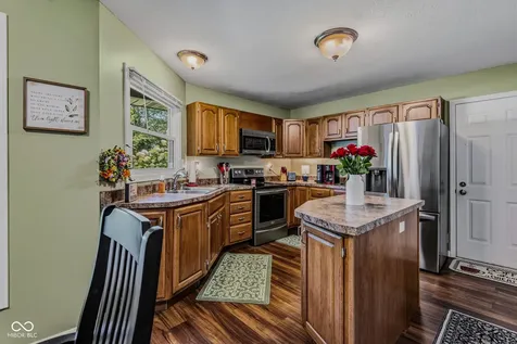 565 Luse Drive Columbus IN 47201