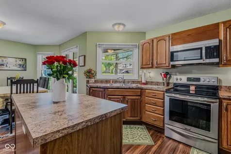 565 Luse Drive Columbus IN 47201