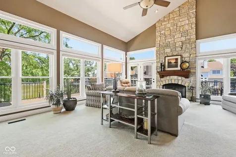 11240 Blackwalnut Point Indianapolis IN 46236