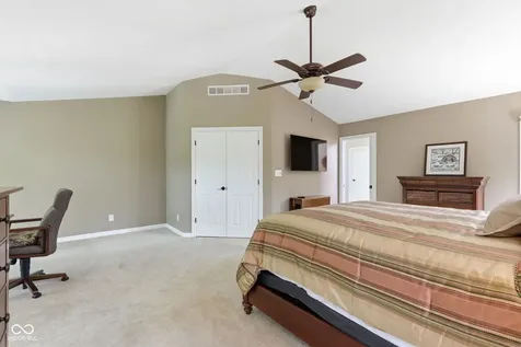 11240 Blackwalnut Point Indianapolis IN 46236