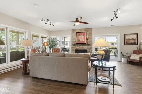 11240 Blackwalnut Point Indianapolis IN 46236