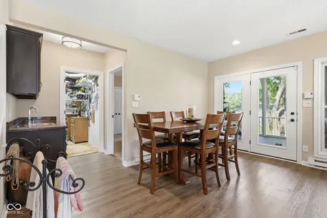 11240 Blackwalnut Point Indianapolis IN 46236