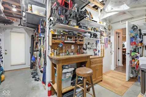 11240 Blackwalnut Point Indianapolis IN 46236