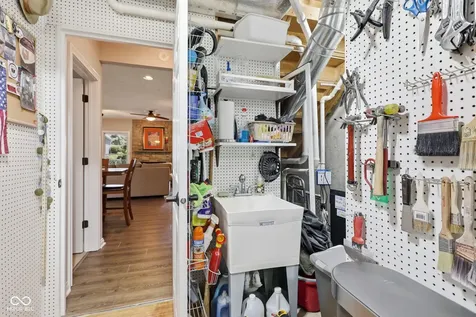 11240 Blackwalnut Point Indianapolis IN 46236