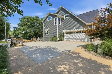 11240 Blackwalnut Point Indianapolis IN 46236