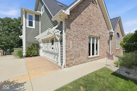 11240 Blackwalnut Point Indianapolis IN 46236
