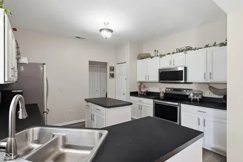 3158 Monterey Drive Whiteland IN 46184