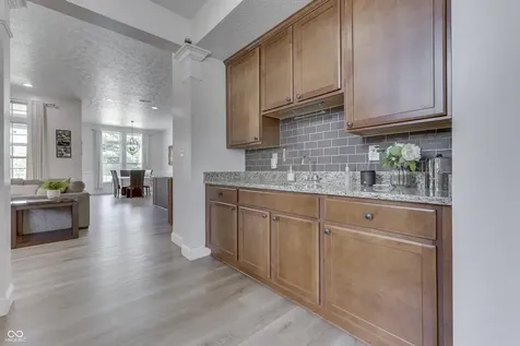 6258 Royal Alley Place Indianapolis IN 46237