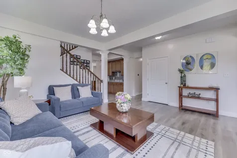 6258 Royal Alley Place Indianapolis IN 46237