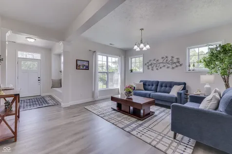 6258 Royal Alley Place Indianapolis IN 46237
