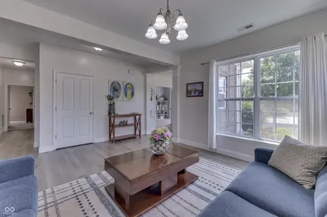 6258 Royal Alley Place Indianapolis IN 46237