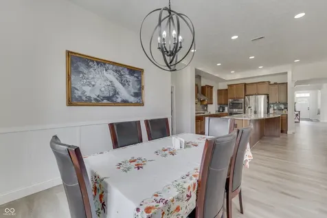 6258 Royal Alley Place Indianapolis IN 46237