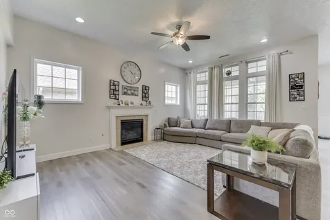 6258 Royal Alley Place Indianapolis IN 46237
