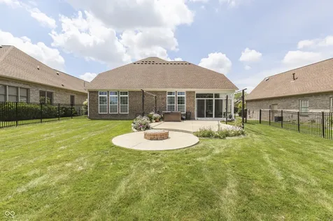 6258 Royal Alley Place Indianapolis IN 46237