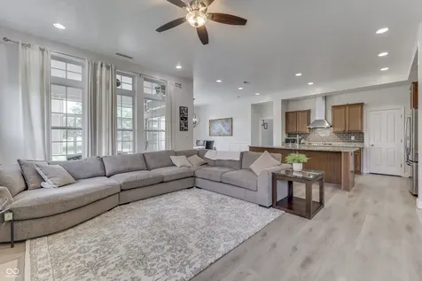 6258 Royal Alley Place Indianapolis IN 46237
