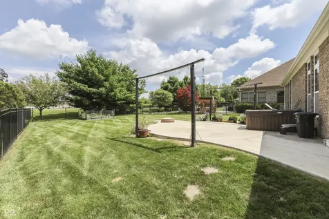 6258 Royal Alley Place Indianapolis IN 46237