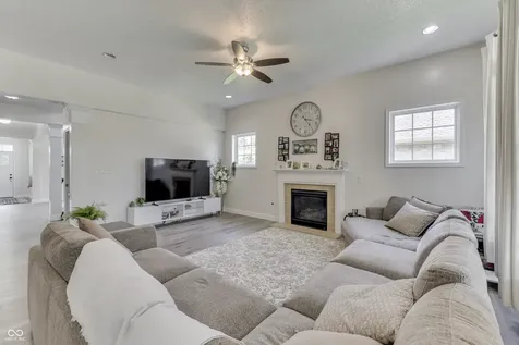 6258 Royal Alley Place Indianapolis IN 46237