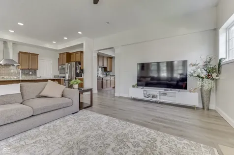 6258 Royal Alley Place Indianapolis IN 46237