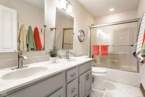 5704 E Fall Creek Parkway North Drive Indianapolis IN 46226