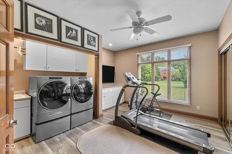 9020 Shetland Lane Indianapolis IN 46278