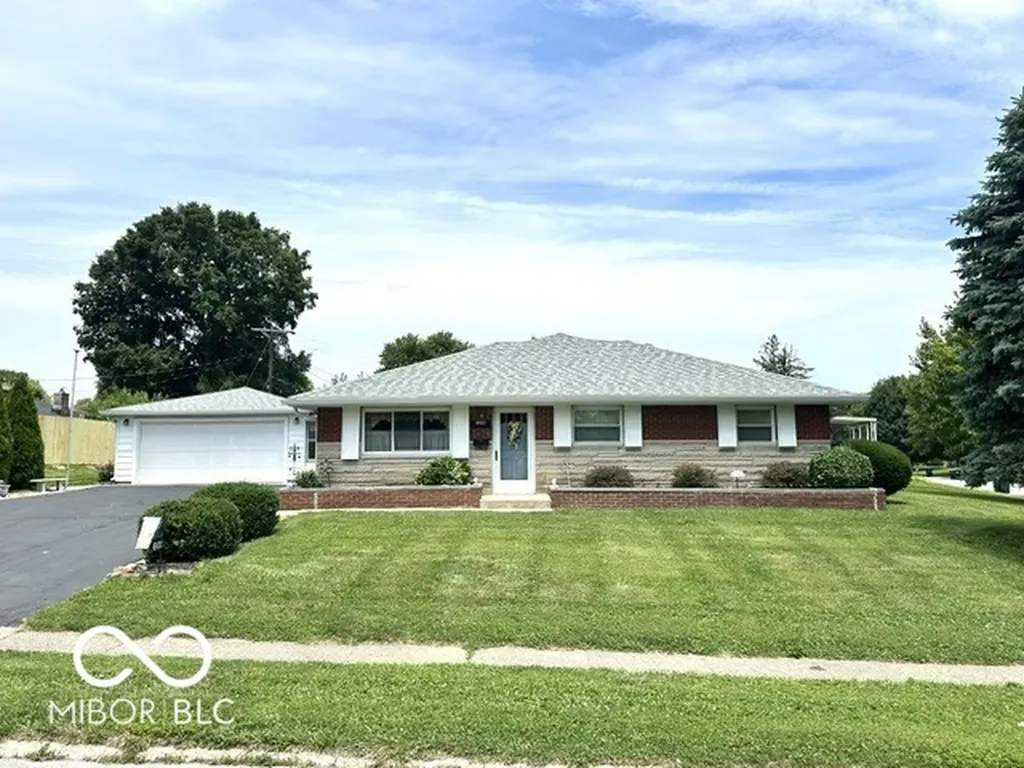 602 Elm Beech Grove IN 46107