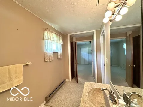 602 Elm Beech Grove IN 46107