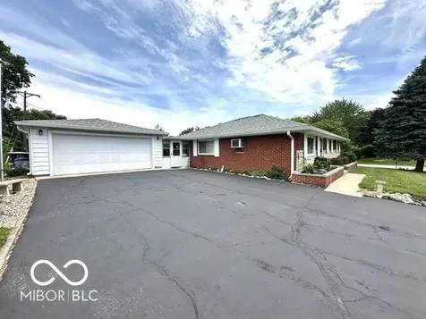 602 Elm Beech Grove IN 46107