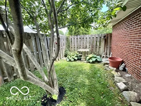 602 Elm Beech Grove IN 46107